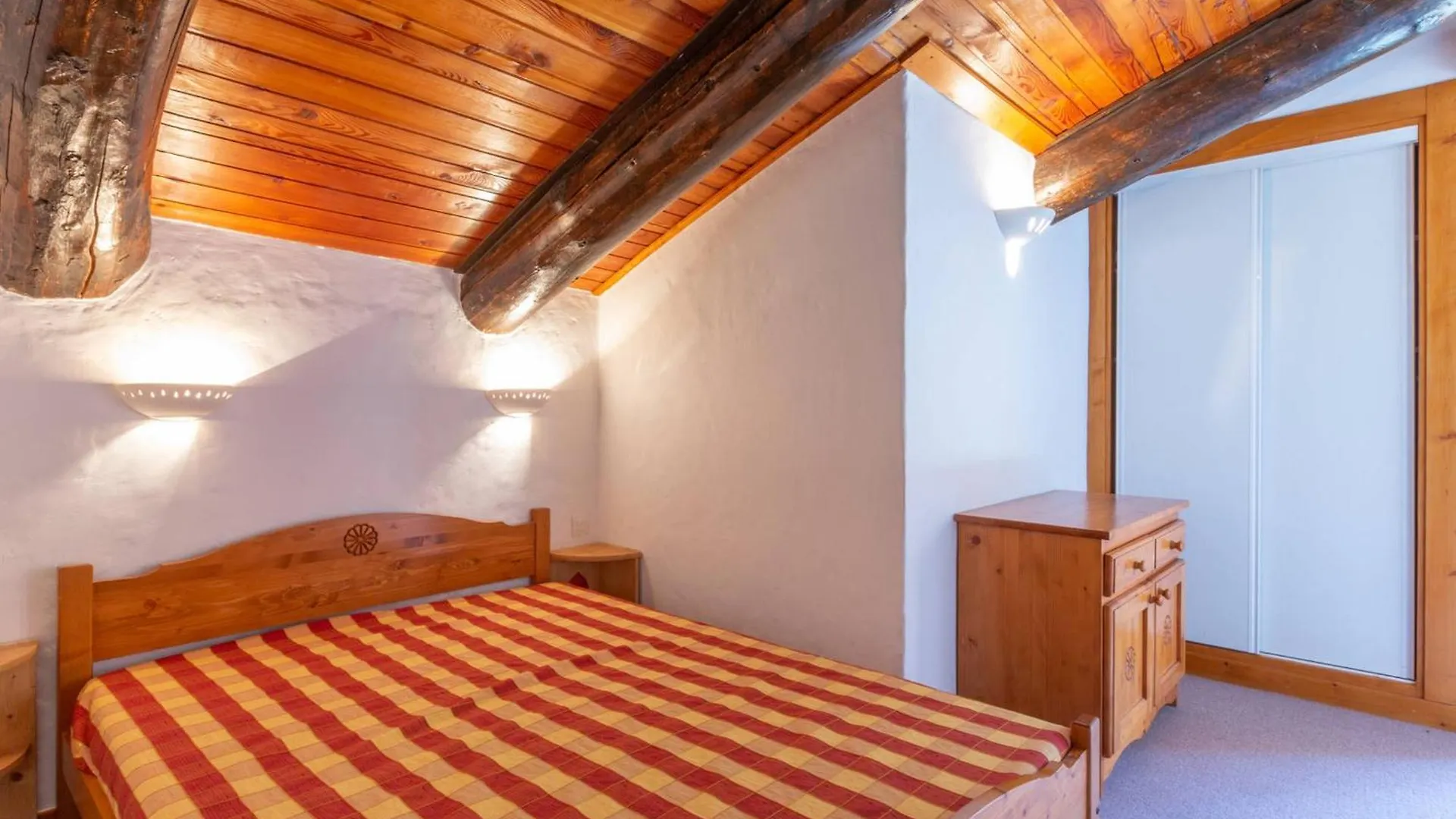 Duplex Charmant Pres Du Centre Et Des Pistes, Avec Balcon Sud, Parking Et Wifi Inclus - Fr-1-694-39 Val-dʼIsère 0*,  França